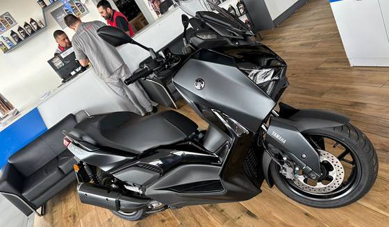 YAMAHA XMAX 250 CONNECTED ABS YAMAHA XMAX 250 CONNECTED ABS